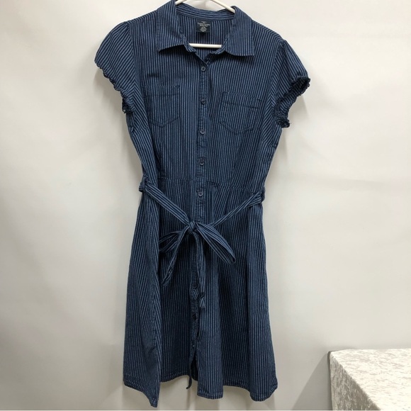 Faded Glory Dresses & Skirts - Faded Glory BLUE STRIPED DRESS w/belt